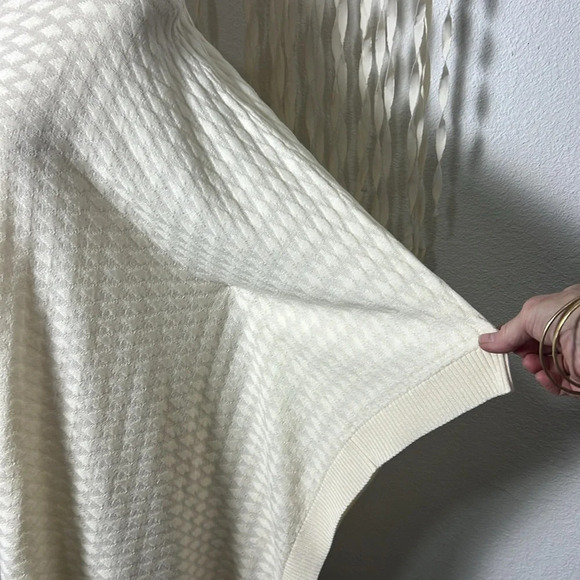 Lululemon NWOT Ivory Textured Poncho Wrap Viscose/Tencel/Cashmere Blend O/S - Picture 2 of 8